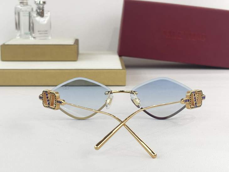 Picture of Valentino Sunglasses _SKUfw75048965fw